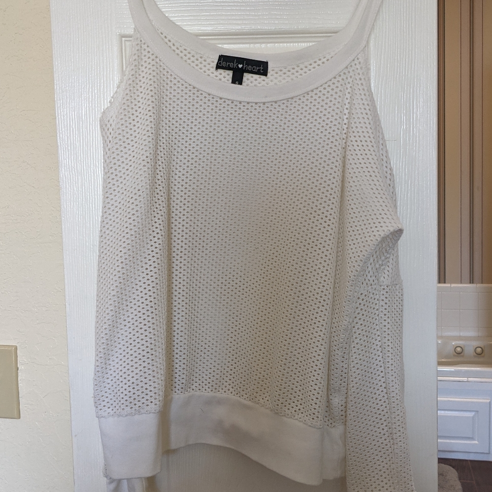 Super cute mesh top